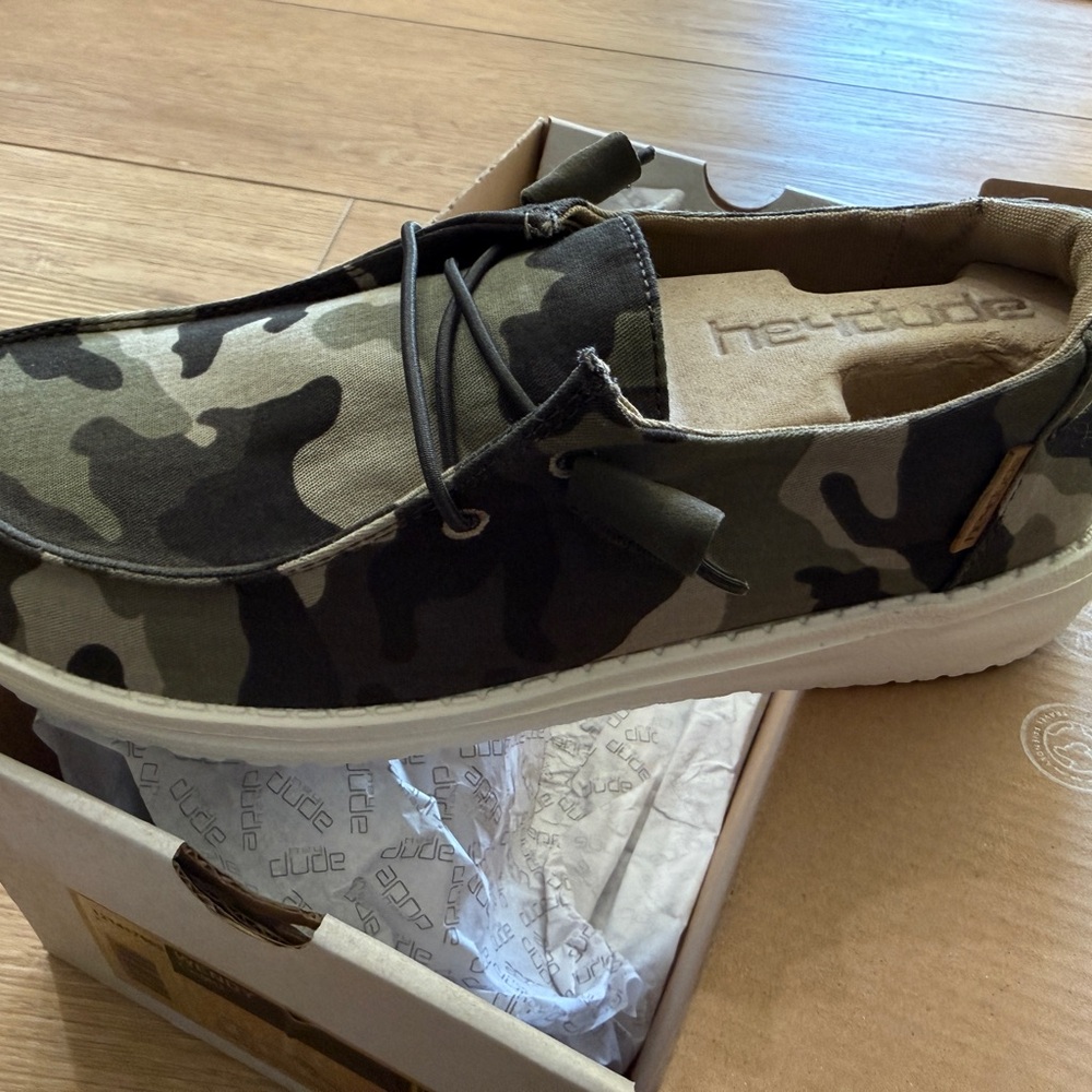 Hey Dude Camo Wendy